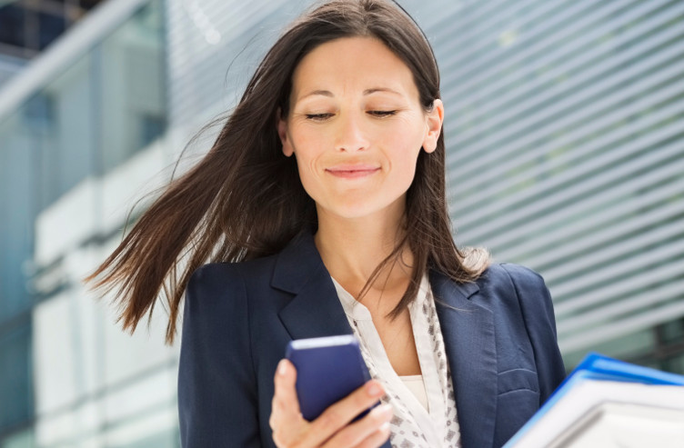 10 powodów, dla których smartfon jest lepszy od faceta