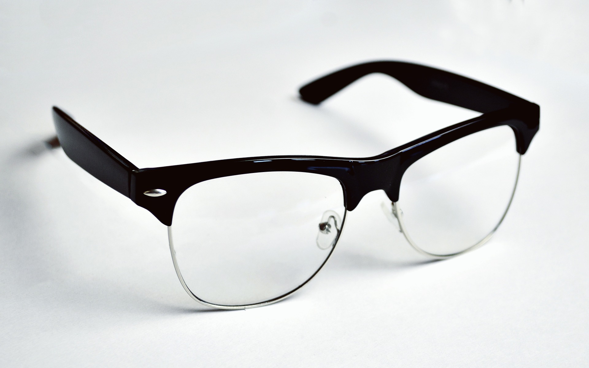 Soczewki czy okulary – co wybrać?