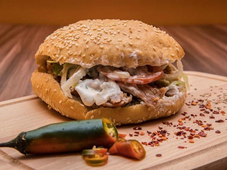 Turecki kebab, król szybkich dań – jak przygotować go w domu?