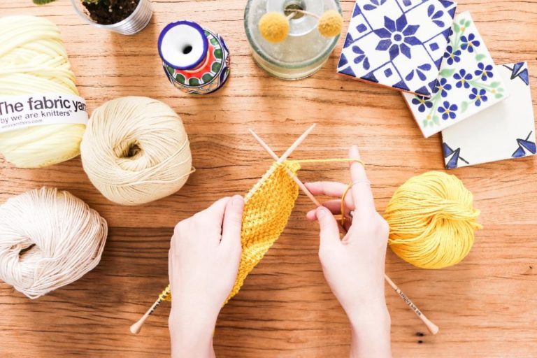 DIY: Subtelne detale do Twojego domu, które wykonasz samodzielnie na drutach