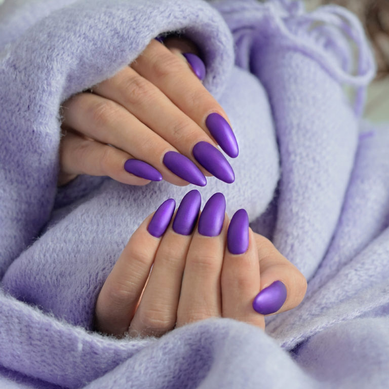Zimowo-karnawałowe wariacje w manicure, czyli trendy na sezon zima 2018/2019