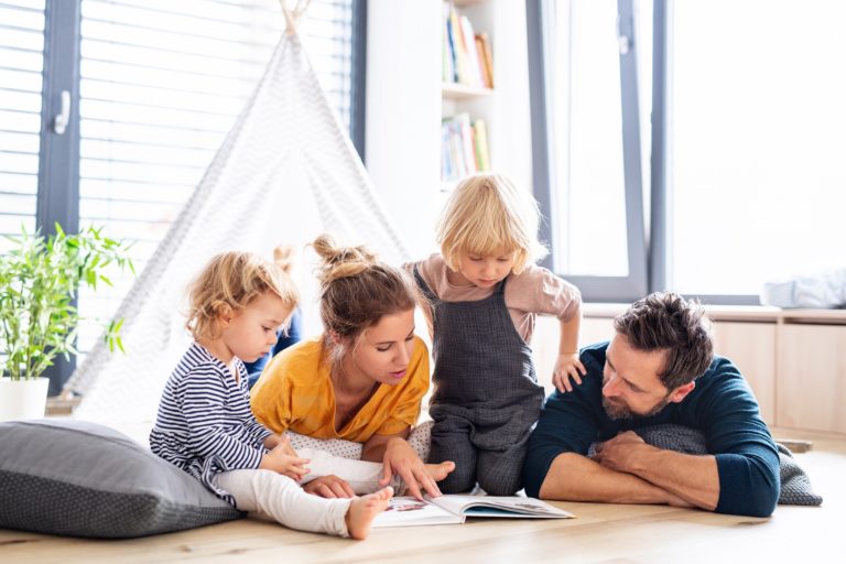 Jak przetrwać domową kwarantannę i nie zwariować? Podpowiedzi szukamy u psychoterapeuty