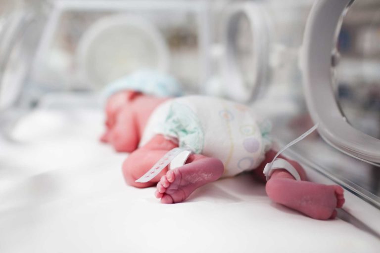Jak sobie poradzić z opieką nad wcześniakiem w szpitalu i w domu