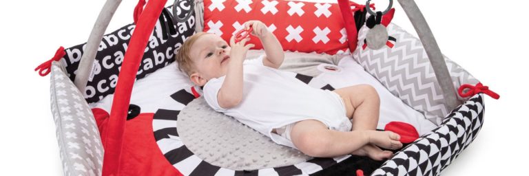 Co kupić maluszkowi pod choinkę? TOP 5 najlepszych pomysłów na świąteczny prezent dla niemowlaka