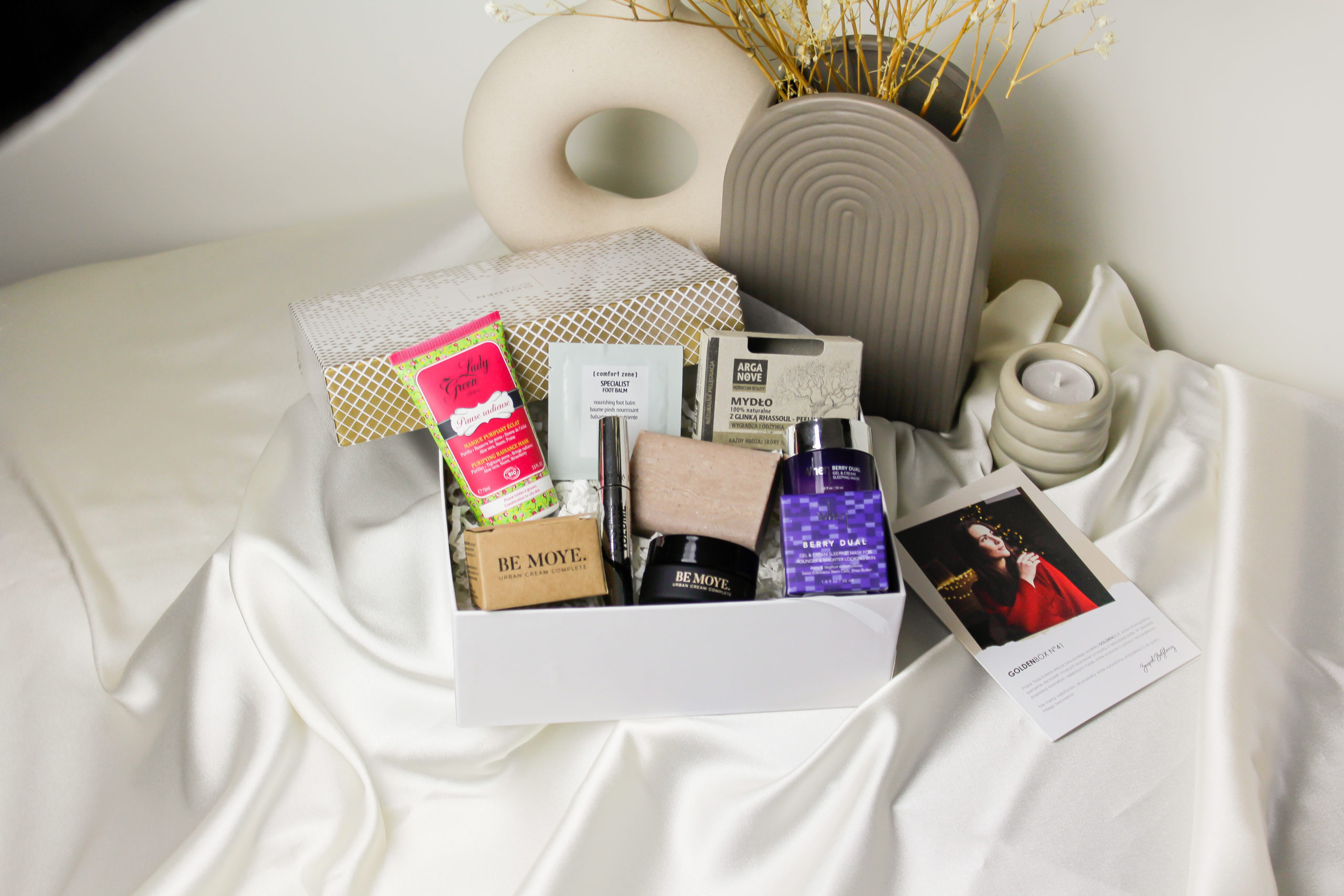 GOLDENBOX No.41, czyli wszystko, co musi znaleźć się w Twojej kosmetyczce