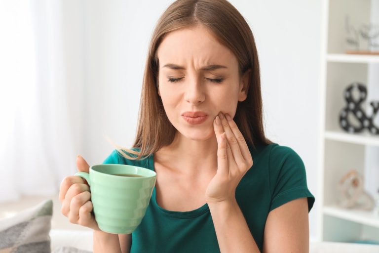 Nadwrażliwość zębów – kobiecy problem?