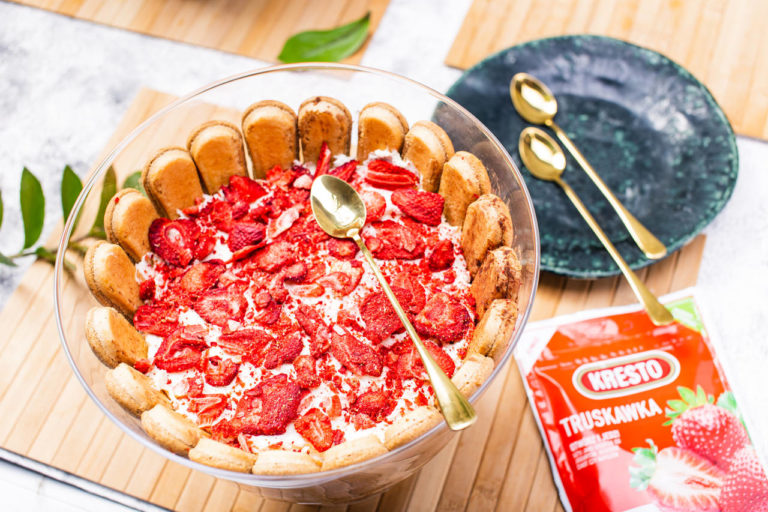 Tiramisu z truskawkami liofilizowanymi