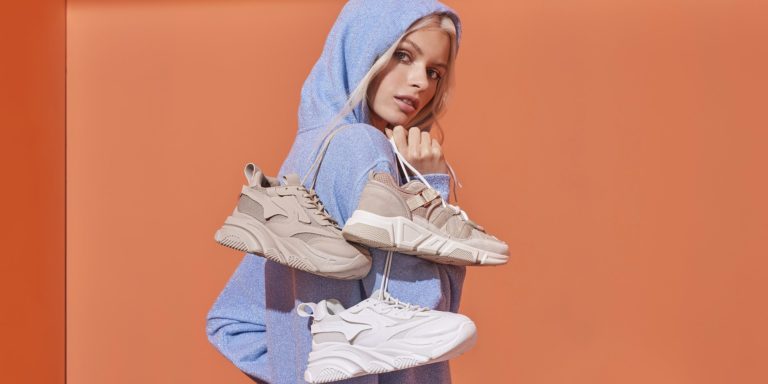 Modne sneakersy i tenisówki, czyli o trendach w obuwiu na wiosnę i lato