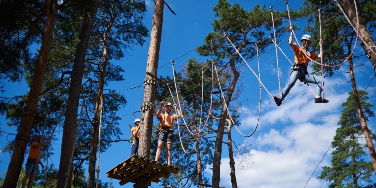 Zabawa i relaks blisko natury – idealny pomysł na rodzinny weekend!