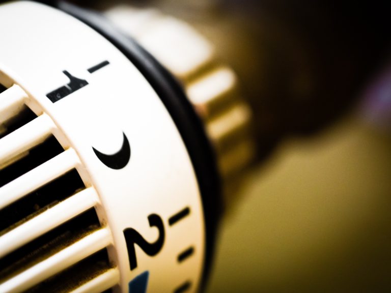Sezon grzewczy w stylu eko – zdrowa temperatura i wilgotność powietrza w Twoim domu