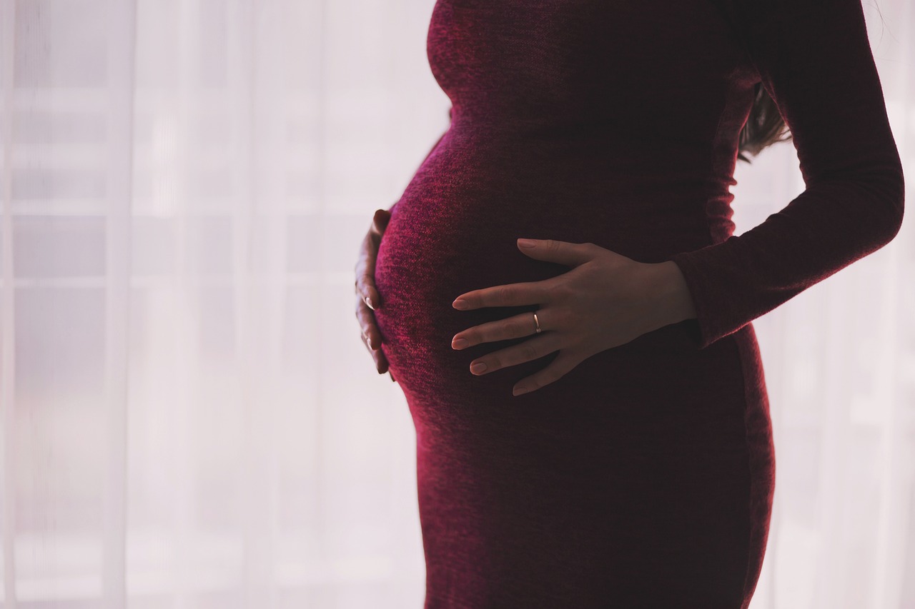 Co warto wręczyć na baby shower przyszłej mamie?