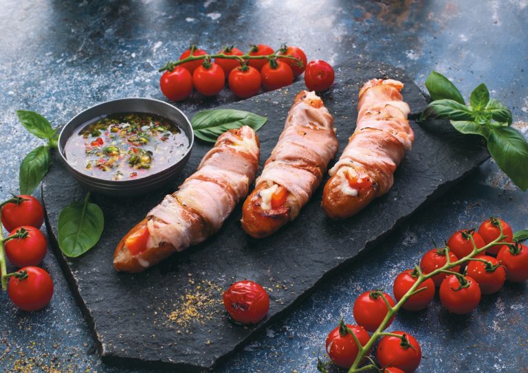 Argentyńska przygoda na grillu – kiełbasa nadziewana z sosem chimichurri