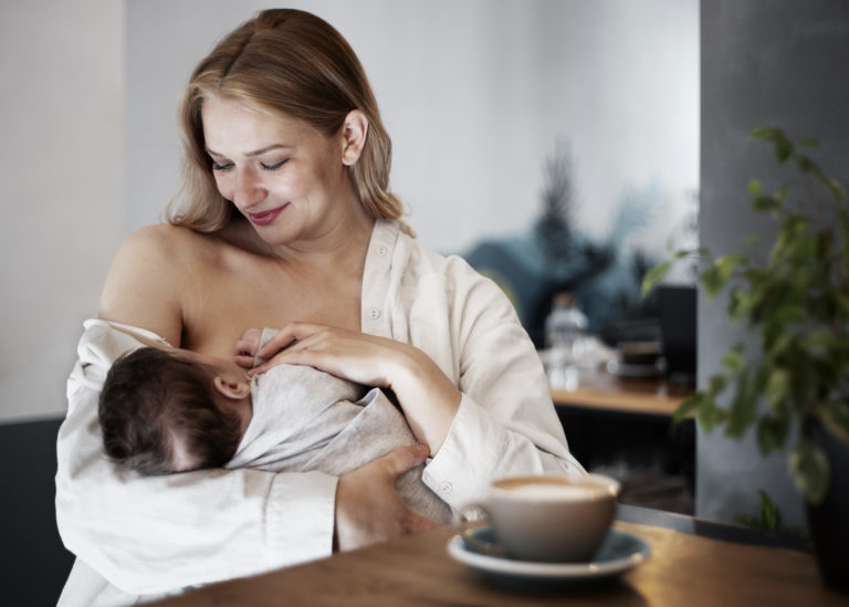5 MITÓW i 4 FAKTY DOTYCZĄCE KARMIENIA PIERSIĄ