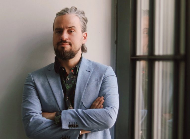 Jakub Szamałek – tego mogliście nie wiedzieć o mistrzu thrillerów i współscenarzyście „Ukrytej sieci”