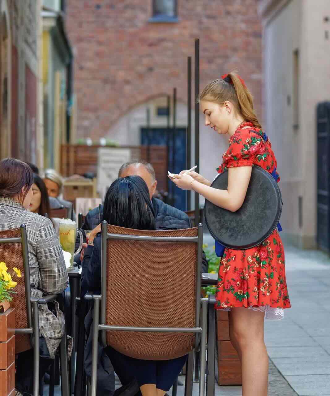 Jak skutecznie znaleźć pracę sezonową?